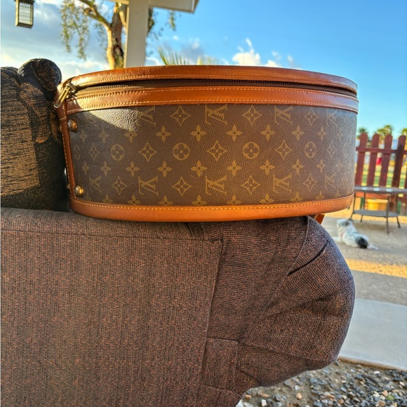 COPY - Louis Vuitton Travel Pair. Vintage & Real from late ‘80’s Made by the Fr… - Picture 4 of 10